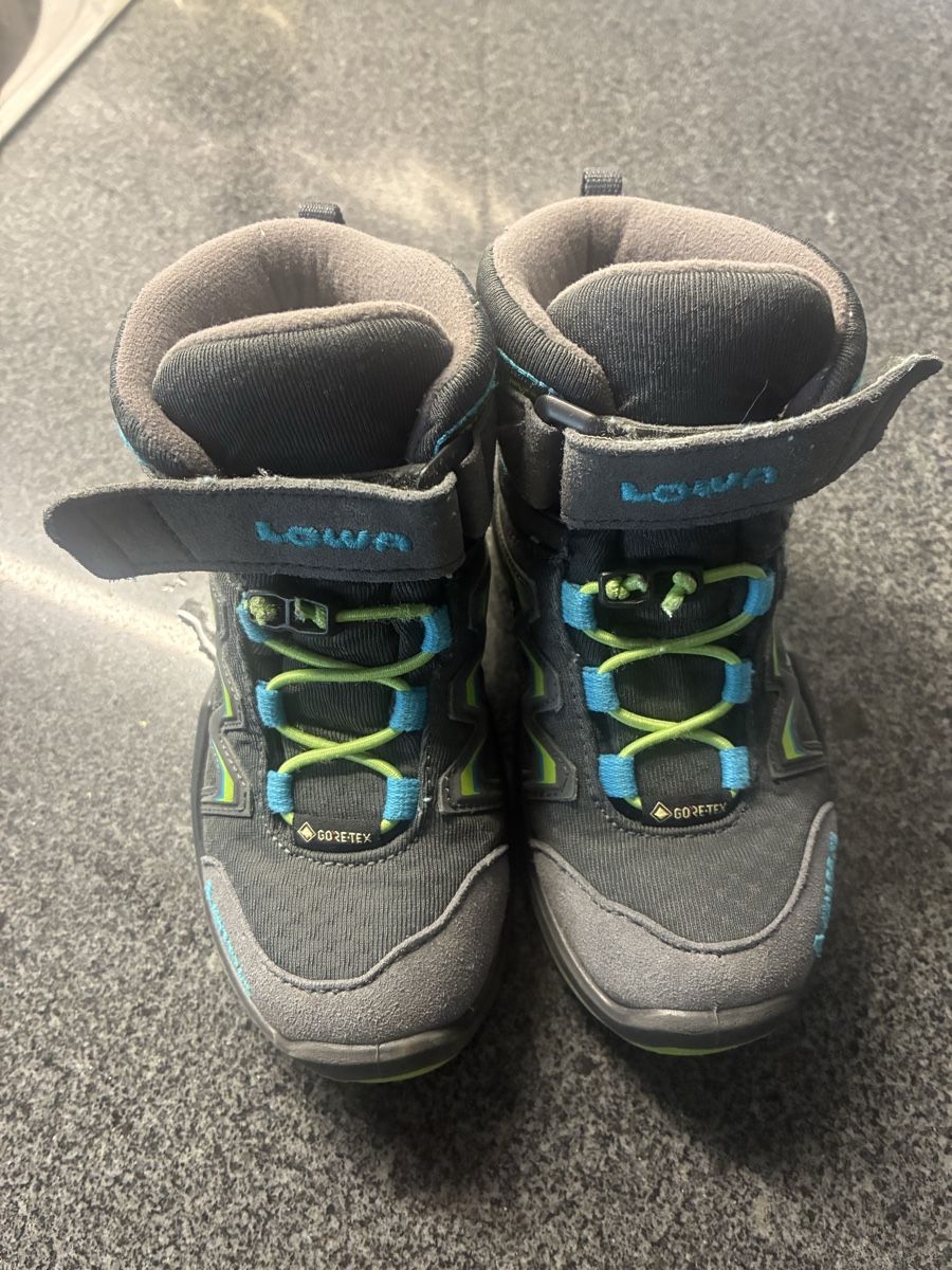 Lowa Schuhe für Jungen: Lowa winterschuhe gr 24 – Gebraucht aus Messen von eus_9cvr
