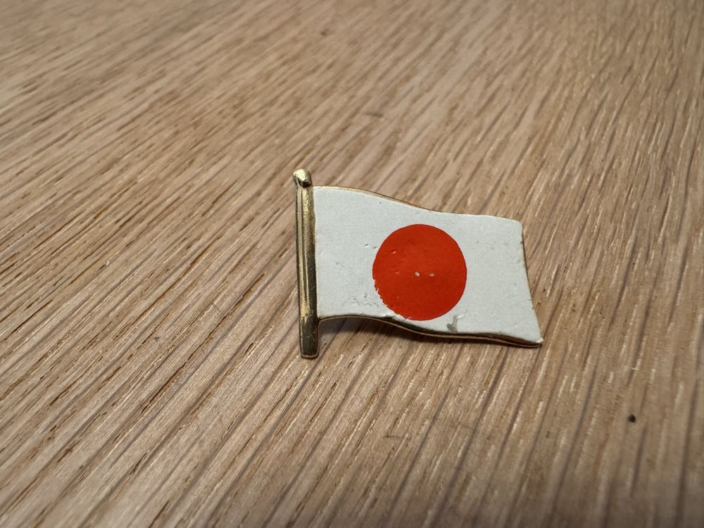 Japan-Flaggen Anstecker Aus Metall - Stylische Brosche Mit Japanischer Flagge Als Krawattennadel Oder Hutaccessoire