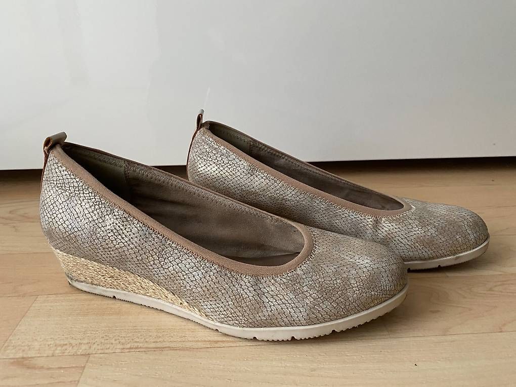 Scarpe da donna: Pumps, Damen, schwarz, khaki, – Usato da Zürich venduto da nad_7gzh 3