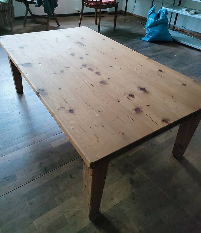 Tavoli: Massiv Holz Tisch – Usato da luzern venduto da funktion-art