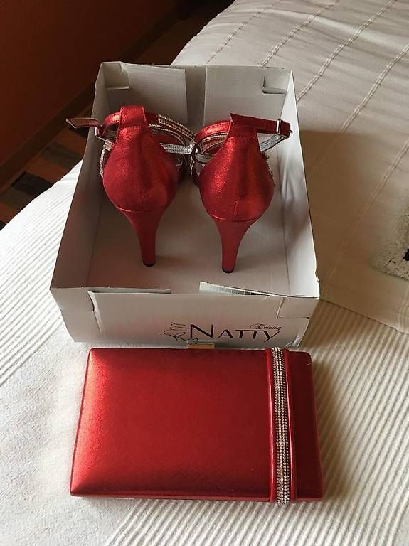Scarpe da donna: Ensemble dame chaussures;sacs;capeline fourrure  – Usato da Peney-le-jorat venduto da ale_ql5f 3