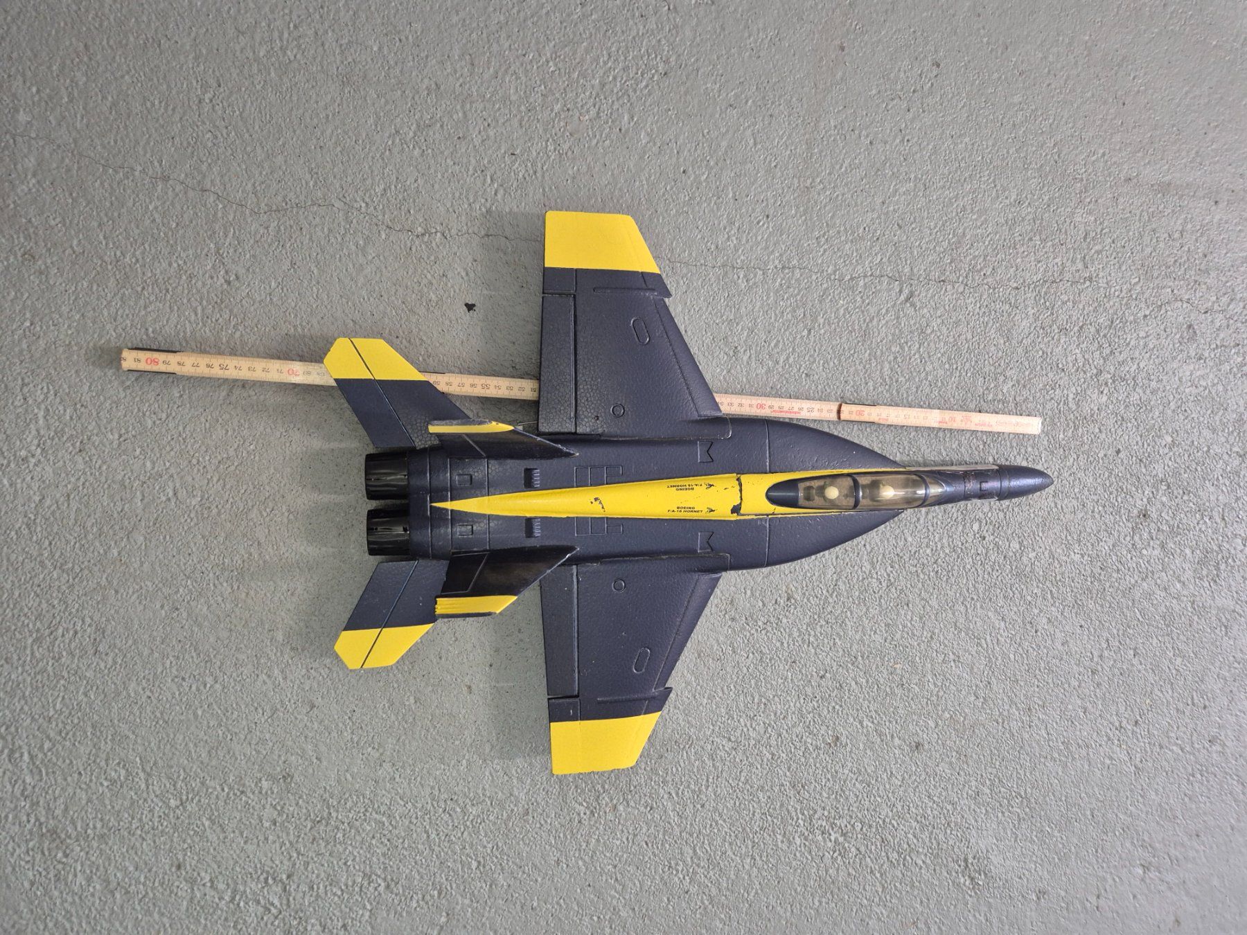 Kits de montage: Jet-Modellflugzeug F/A 18 – D'occasion à Domat Ems par tchnesa 6