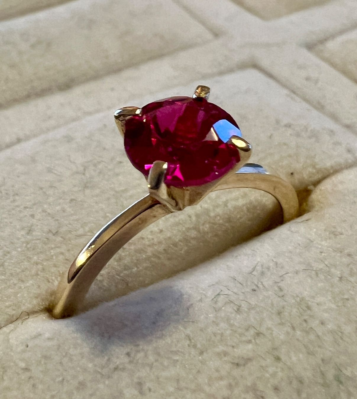 Anelli: Gold-Ring 14K mit synth. Rubin – Usato da Chur venduto da Penting1935 1