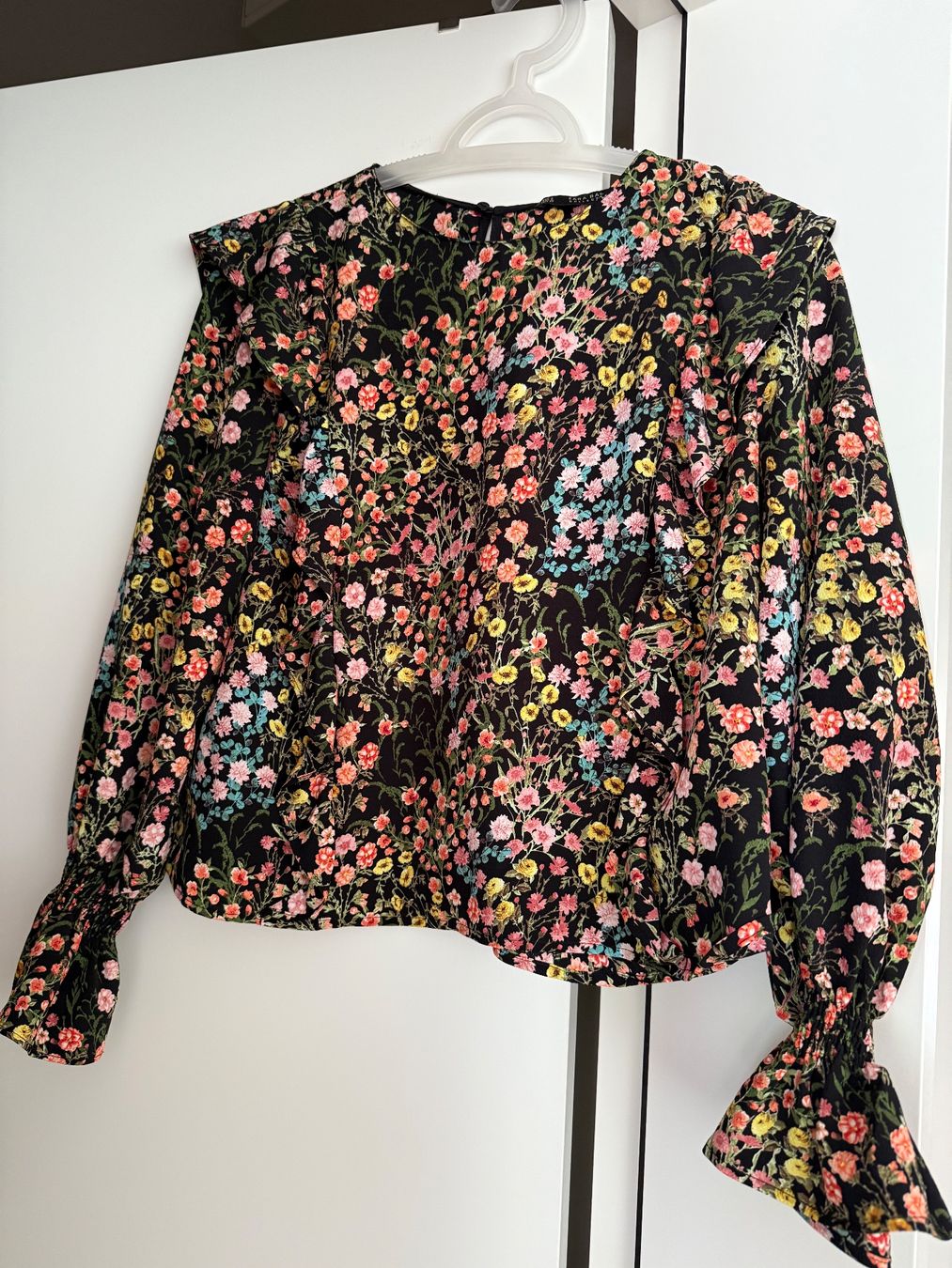 Zara Blusen: Oberteil – Gebraucht aus Richterswil von KAYLEIGH_77