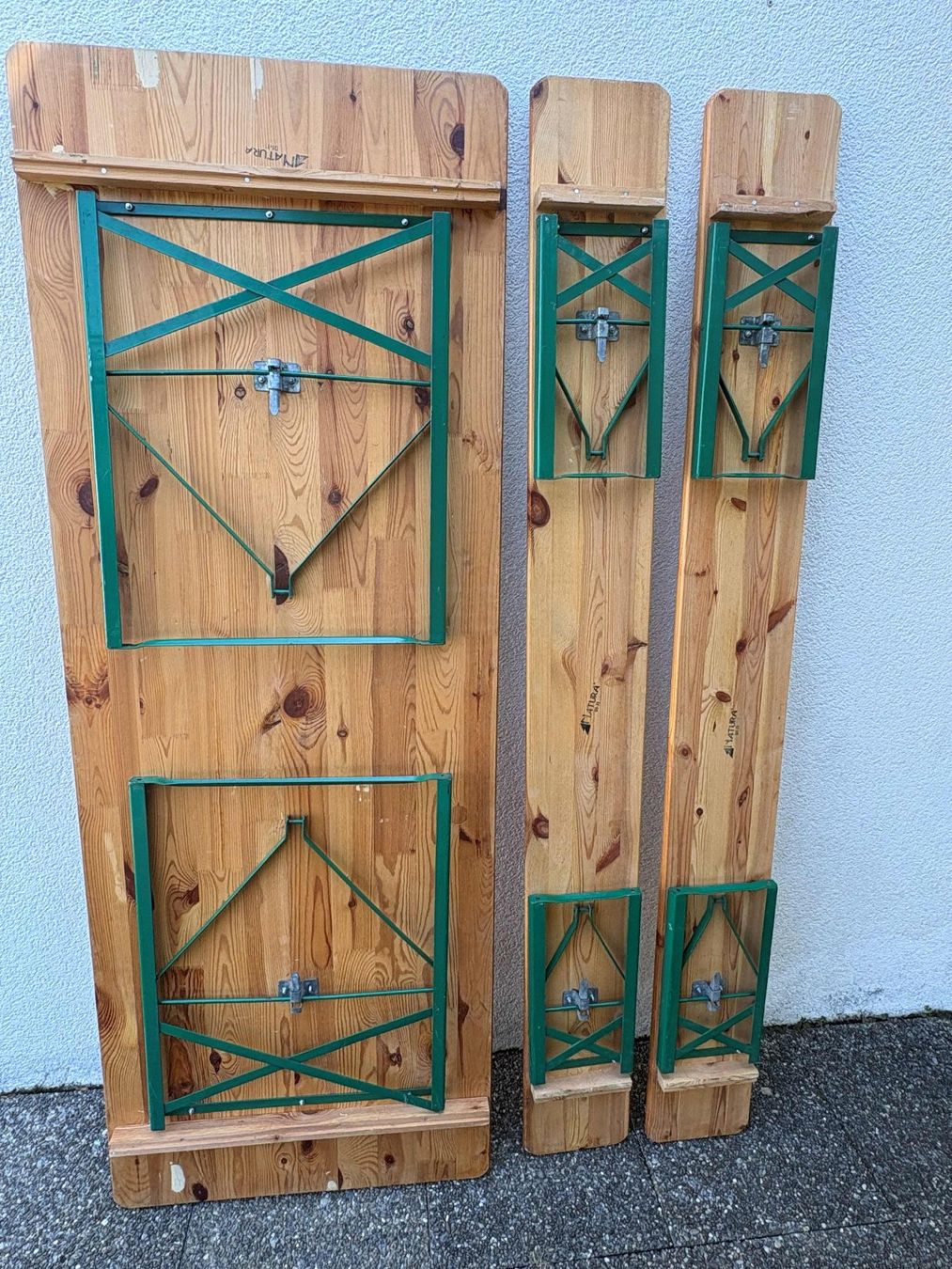 Set de table et chaises: Festbankgarnitur, Holz, gebraucht – D'occasion à Olten par Daddy54 2