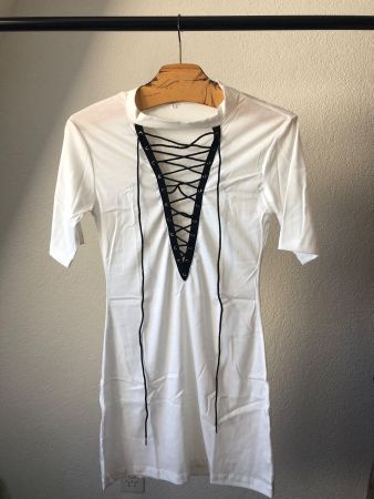 Lace Up Kleid weiss