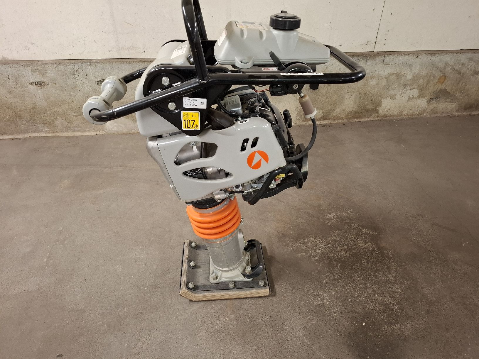 Hutter Toutes les machines: Grabenstampfer Hutter Mikasa T60 – D'occasion à Höchstetten par Kimi17417 4
