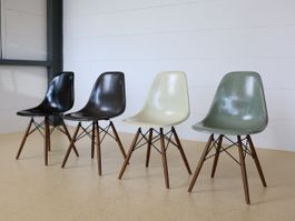 Vintage Eames Fiberglas Stühle von Herman Miller