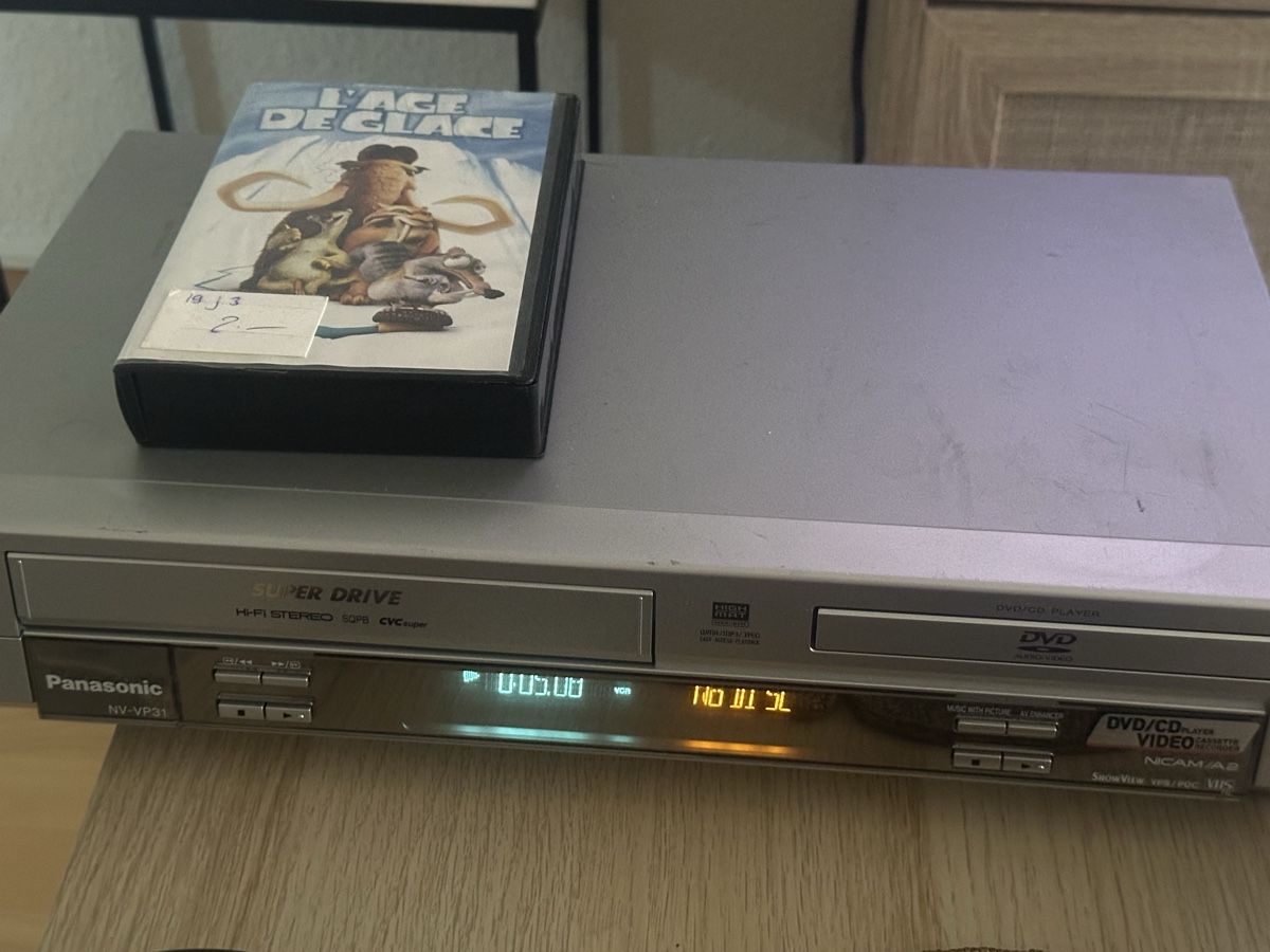 Panasonic Sistemi audio & multimediali: Lecteur DVD VHS Panasonic NV-VP31EC avec télécommande – Usato da lausanne venduto da Blera1987 1