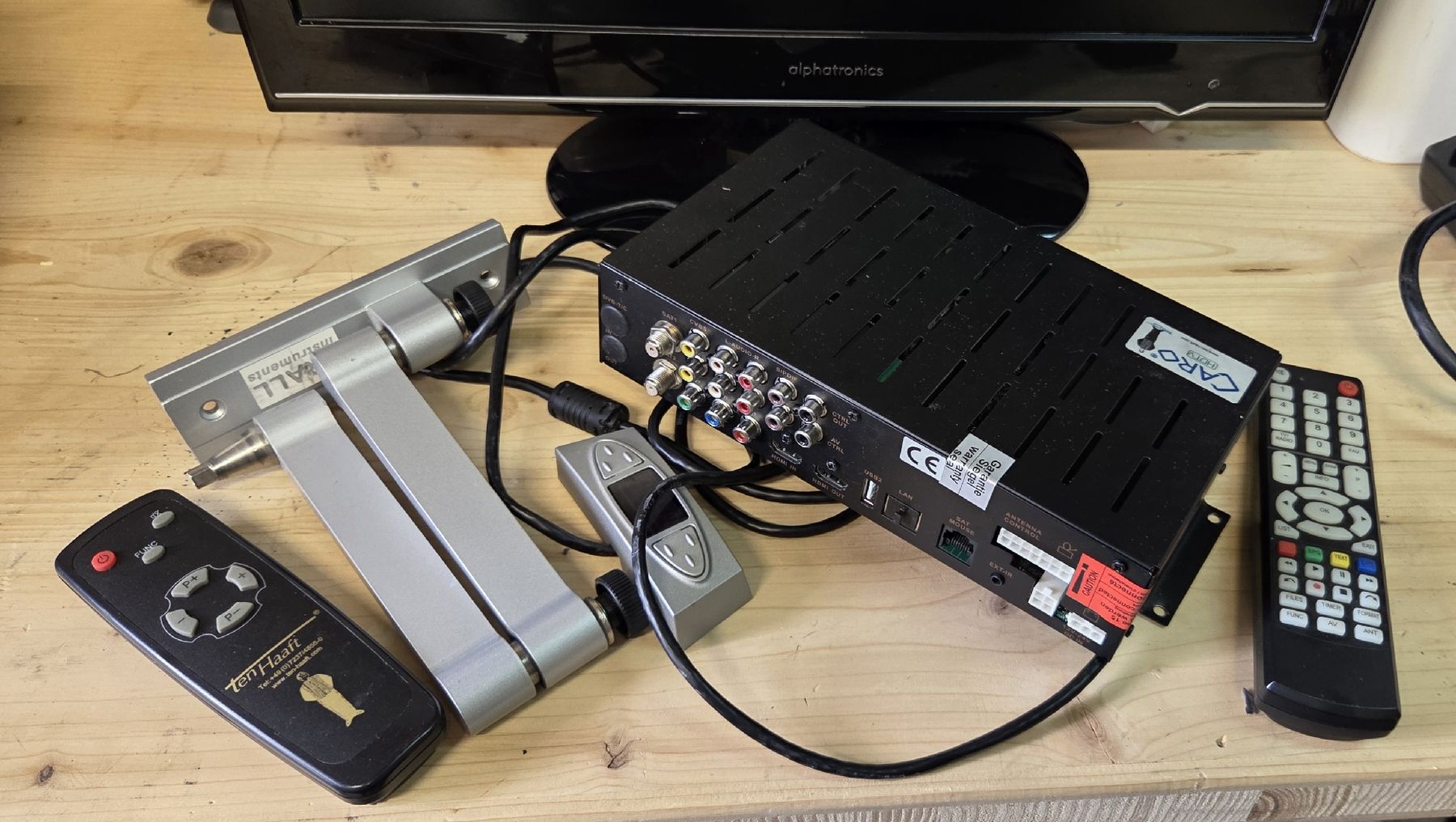Parabola satellitare: Oyster Caro Digital Camping Sat Anlage – Usato da Brislach venduto da Romat 2
