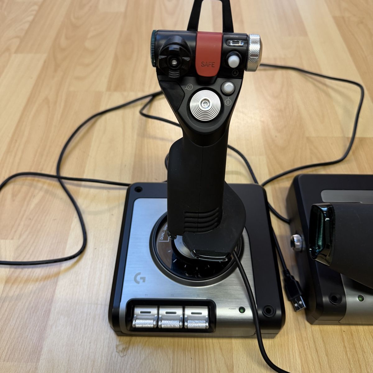 Logitech Controller: Logitech X52 Professional HOTAS Joystick gebraucht – Usato da Thun venduto da BanjoDan 1