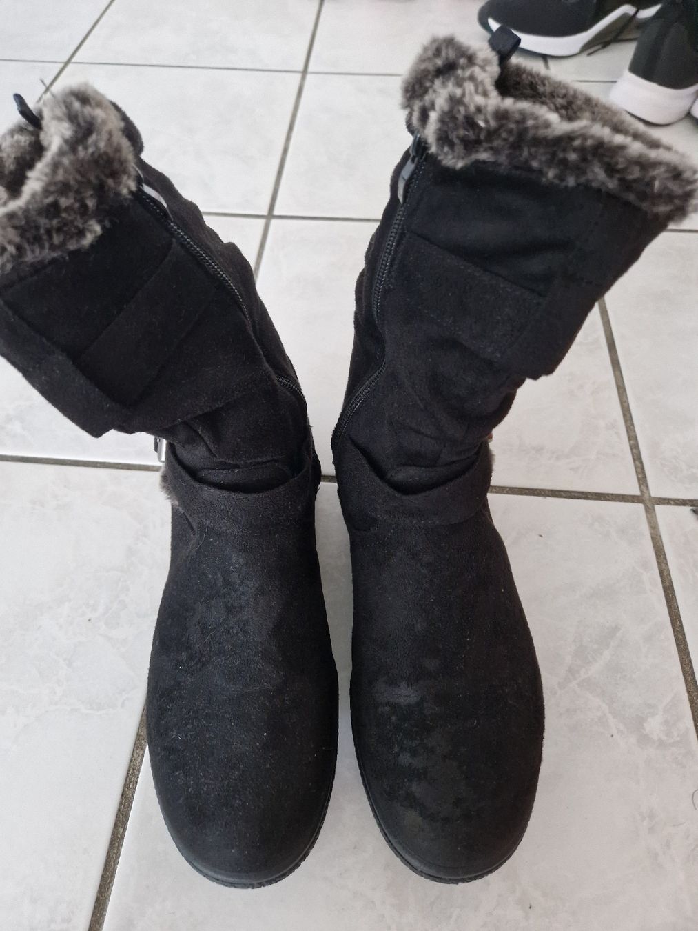 Scarpe da donna: Winterstiefel Grösse 41 – Usato da Aarburg venduto da augenschmaus8