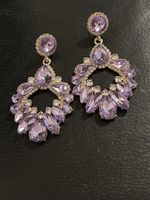 Boucles d'oreilles pendantes violettes claires 3,7 cm X7,1cm