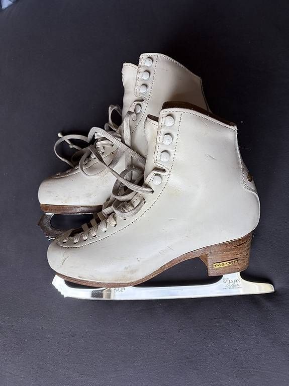 Pattini da ghiaccio: Risport Super Diamant Grösse 260 mit Coronation Ace 9 3/4" – Usato da St. Moritz venduto da Bindli60 1