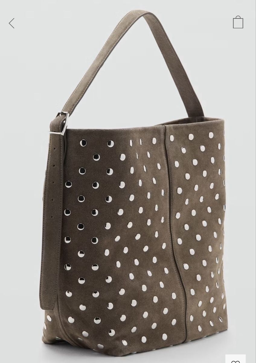 Mango Borse: Mango Bucket Bag aus Leder mit Nieten – Nuovo (secondo la descrizione) da Herisau venduto da LauraHope