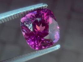 MALAYA GRANAT  cushion  2.28cts