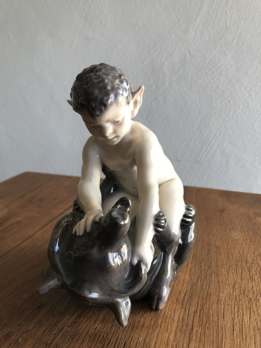 Royal Copenhagen Figuren: Faune sur Ours en porcelaine – Gebraucht aus Villeneuve VD von sim_q5hp