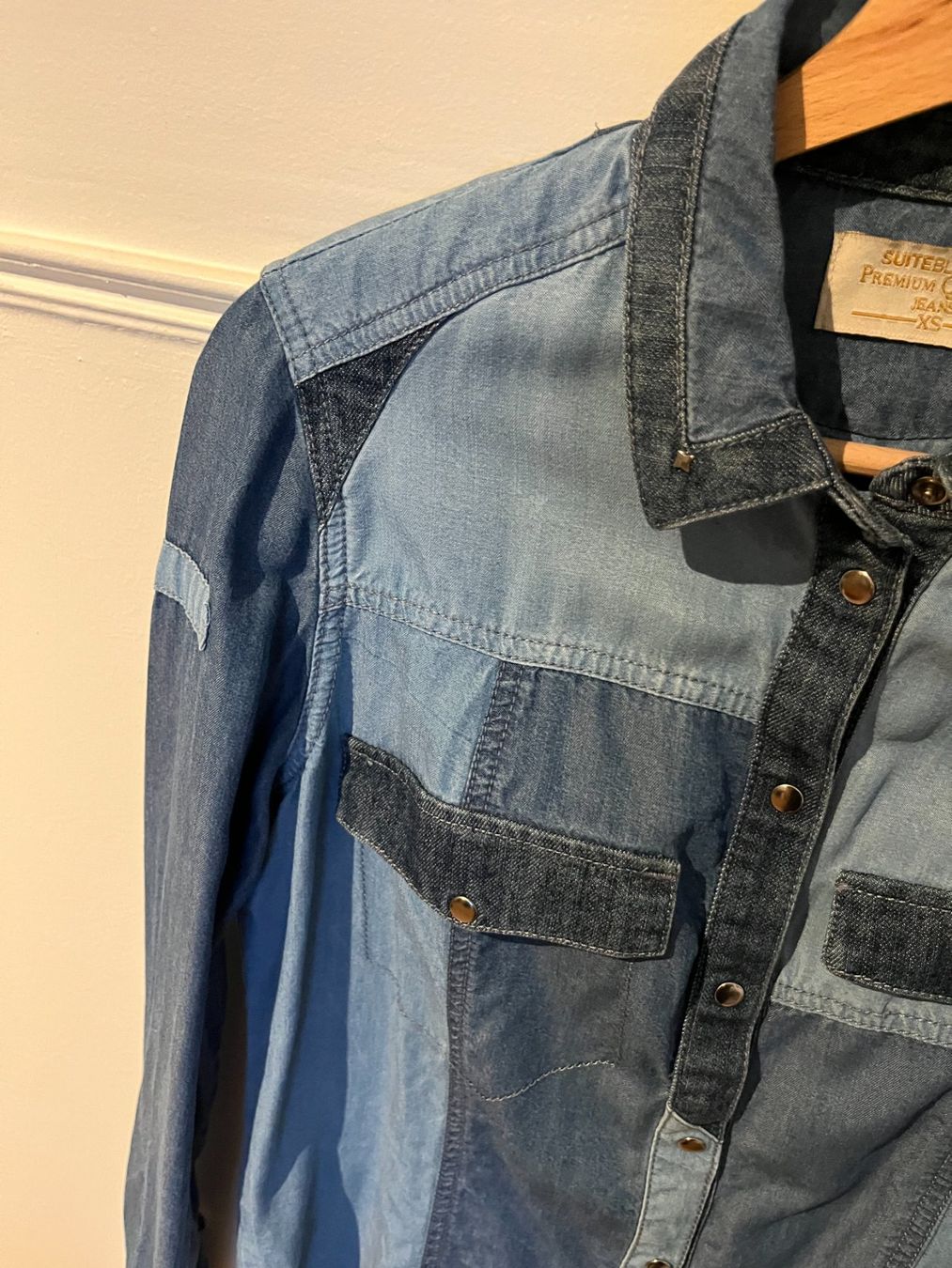 Camicette: Jeanshemd Suite Blanco Patchwork Flicken – Usato da Zürich venduto da its-love 2