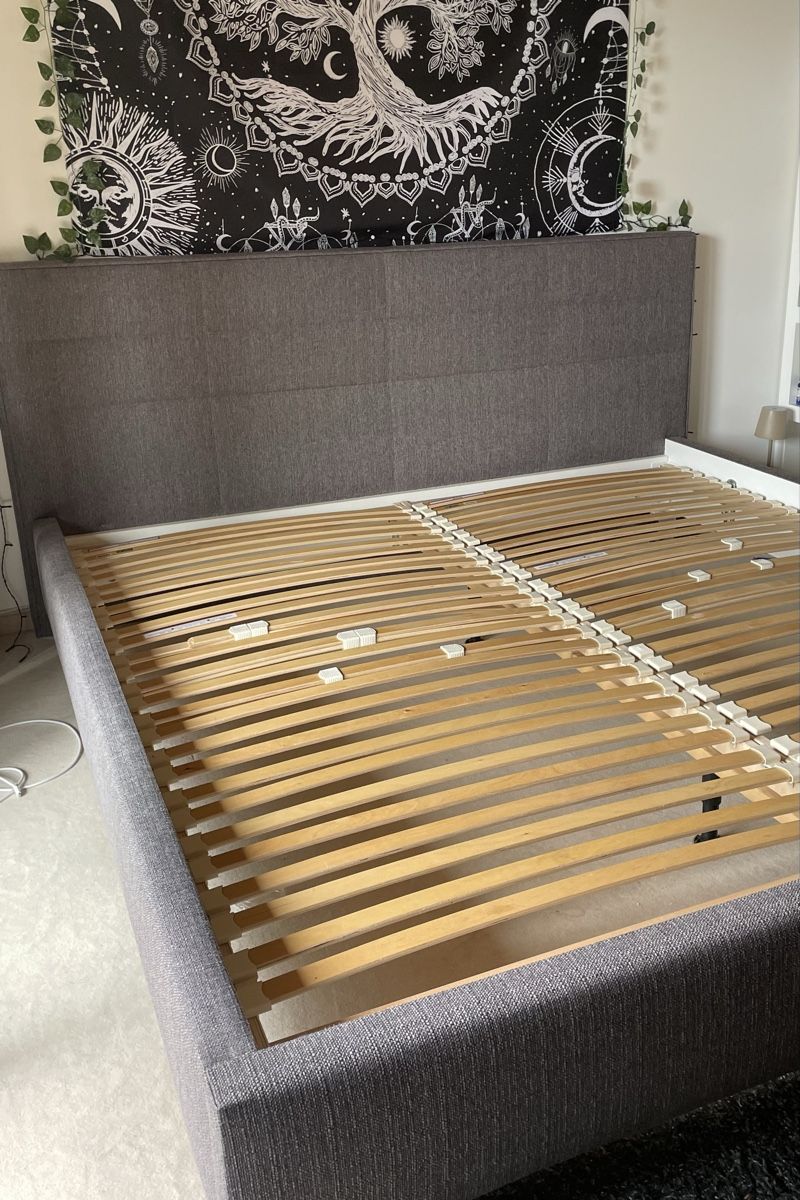 Lits: Bett 180x200 mit zwei Lattenrosten – D'occasion à Hinwil par ladig04