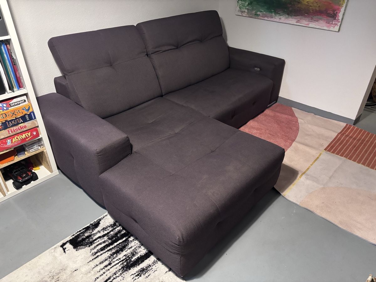 Sofas: Ecksofa mit elektrischer Liegefunktion - Anthrazit - 250cm – D'occasion à Zürich par hitzobar