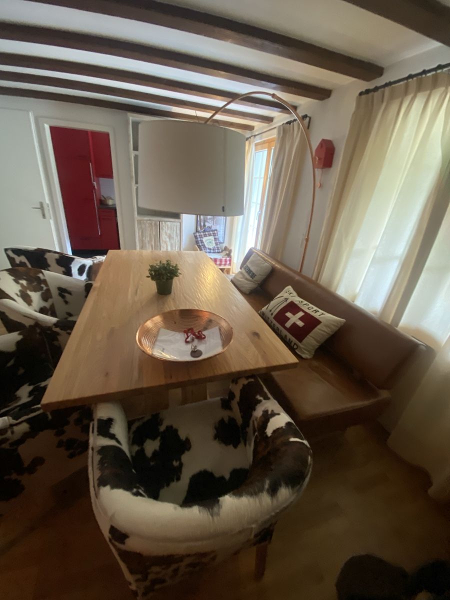 Set di tavolo e panche: Tischset – Usato da Churwalden venduto da Dovicovicka 2