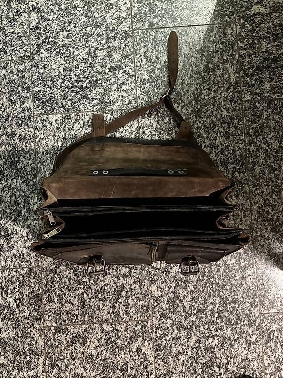 Valigie & Borse: Ledertasche, Umhängetasche – Usato da Zürich venduto da Chnuebster 1