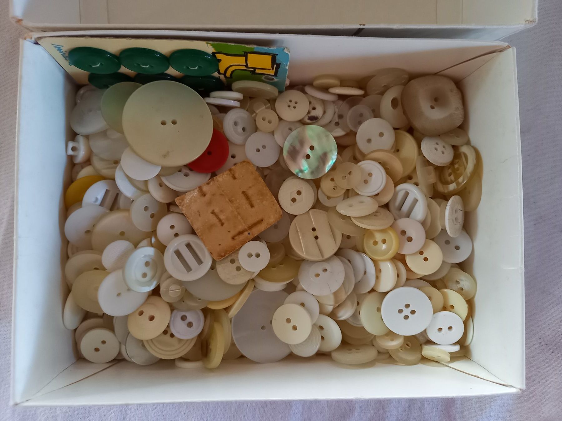 Bottoni: Lot de boutons anciens – Usato da Rossens FR venduto da Souris1 2