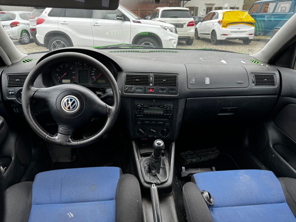 VW GOLF 1.6 ab 100.-