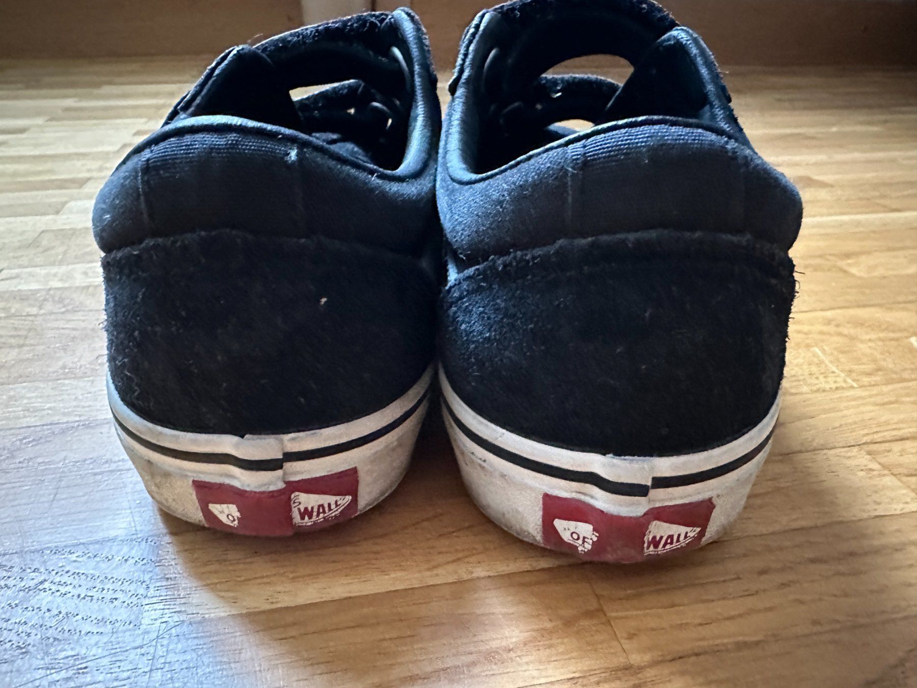 Vans Scarpe per ragazzi: Vans Kids Old Skool Black Suede Size 33 – Usato da Lausanne venduto da brixton 3