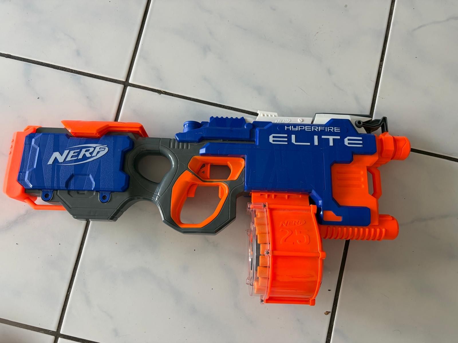 Nerf Giocattoli: Nerf Blaster Set Hyperfire Fortnite mit X-Shot Munition – Usato da Bülach venduto da ain_g8xc 4