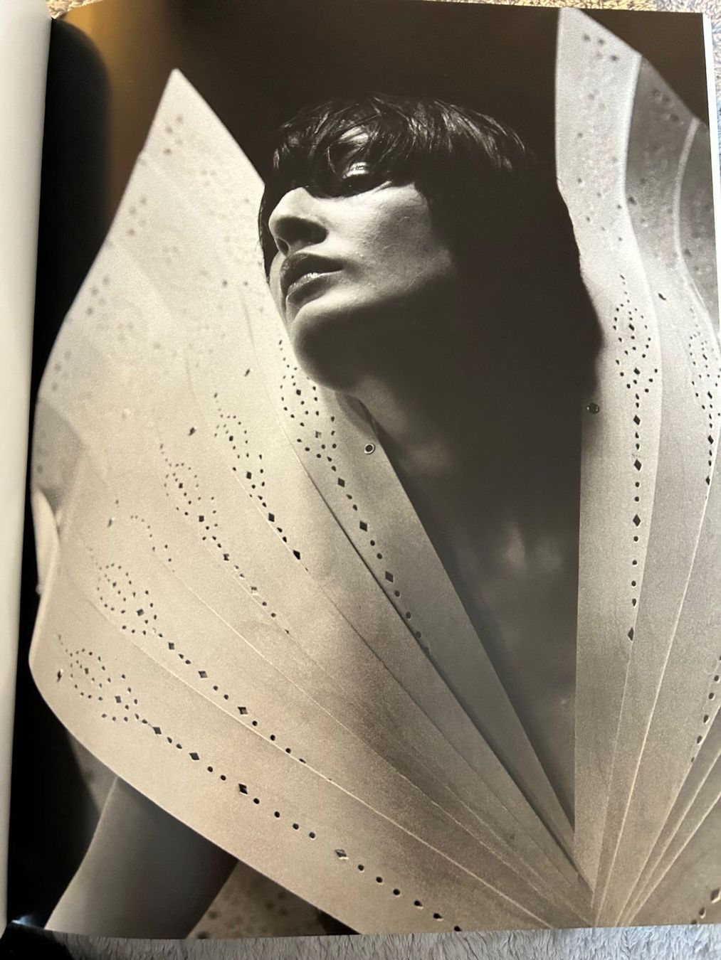 Libri: LOVE LOOKS NOT WITH THE EYES – Usato da Genève venduto da zonzon9351 5