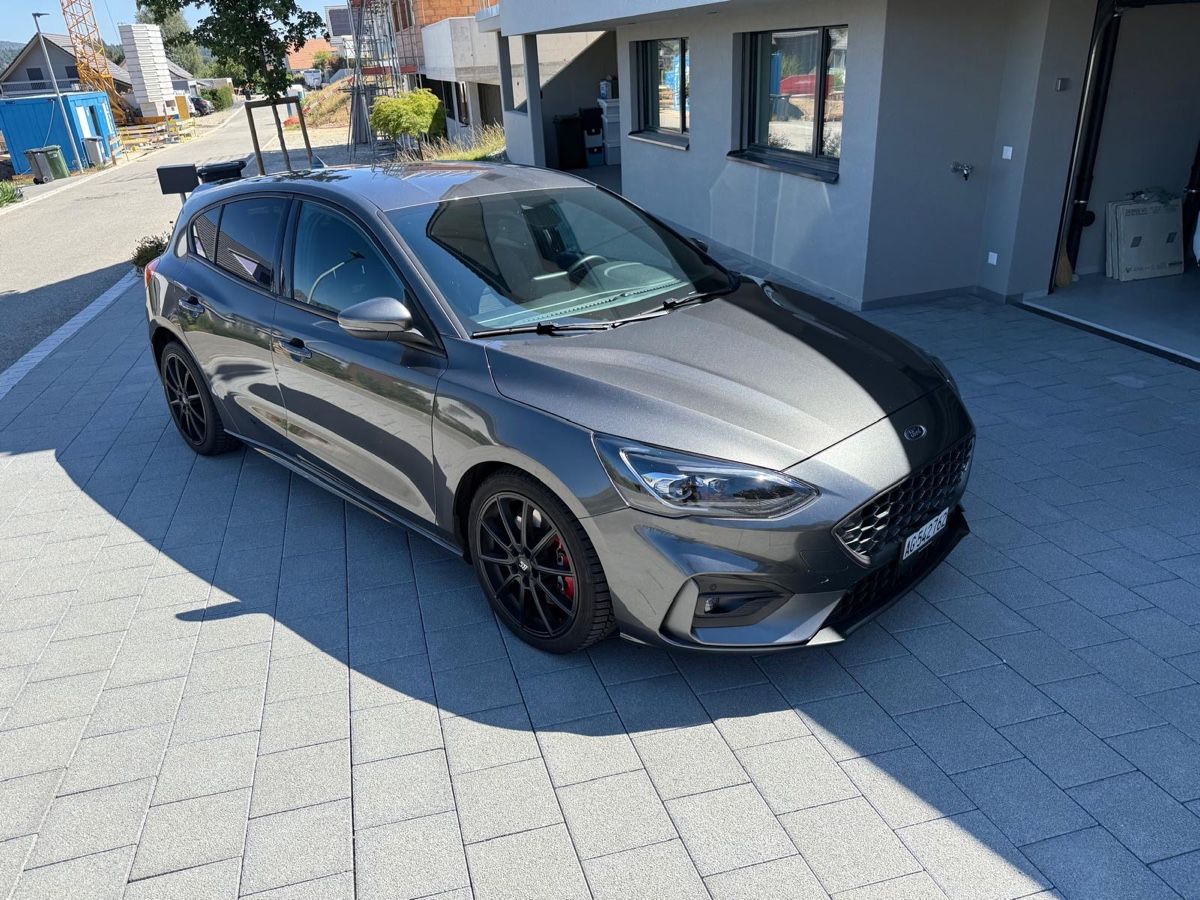 Ford Autos: Ford Focus St 2.3l ecoboost  – D'occasion à Riken AG par liiis_