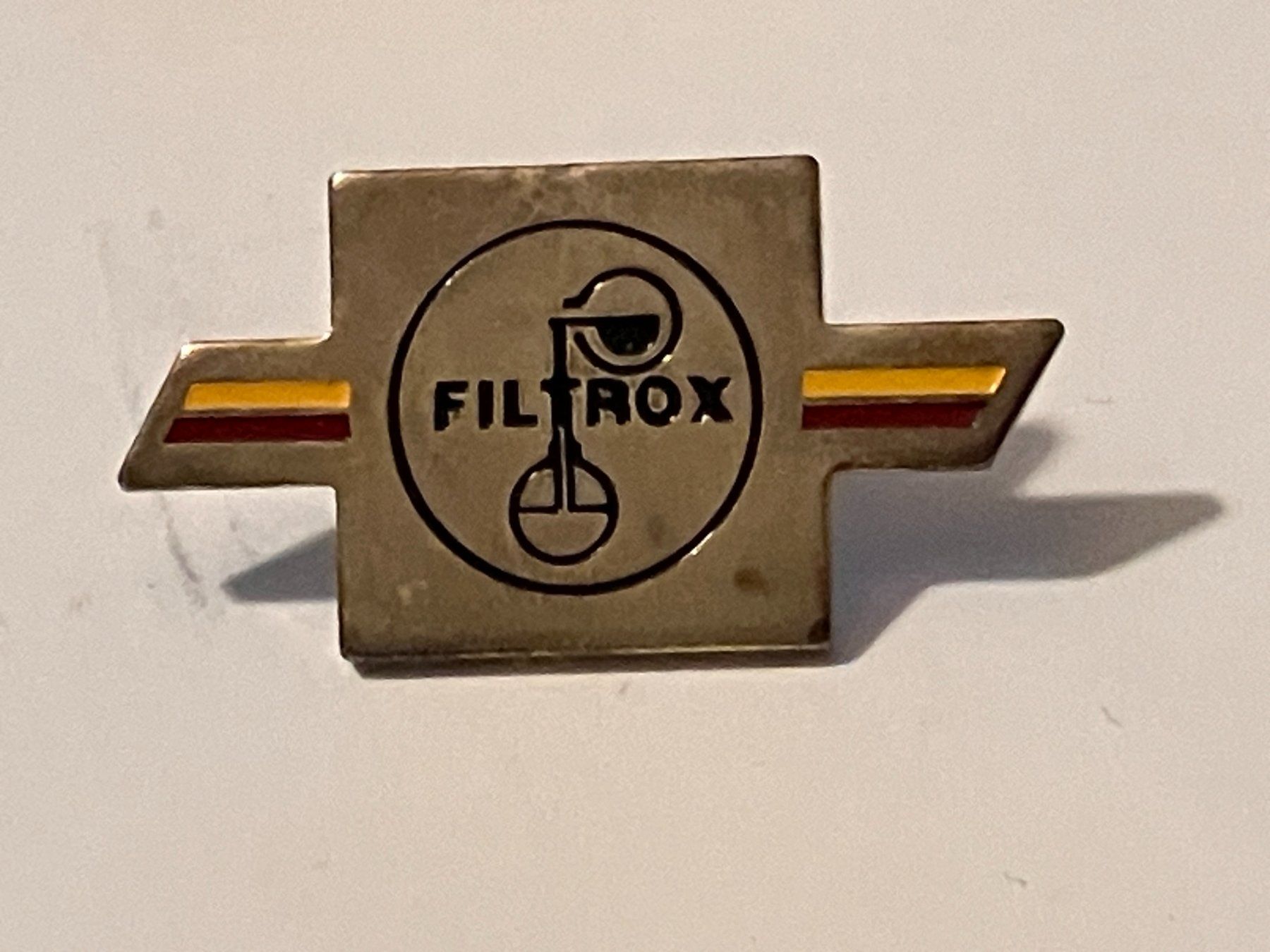 Placchette & Badge: 1 Pin Filtrox – Usato da Basel venduto da djwwpp