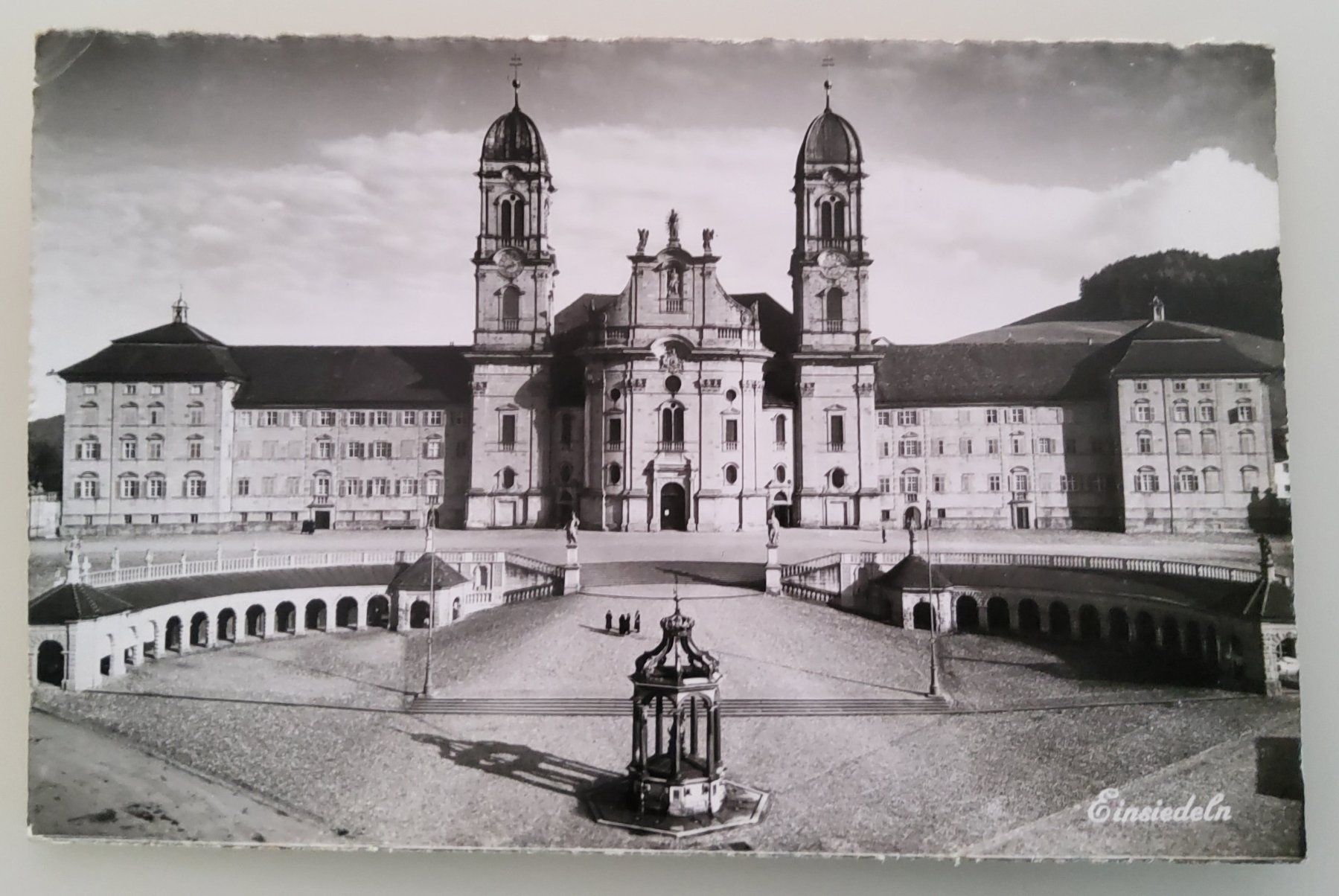 Cartoline postali: Ansichtskarte Kloster Einsiedeln, gestempelt 1955 – Usato da Buchrain venduto da mue_kru
