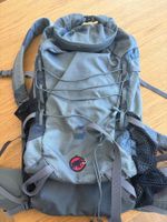 Mammut Kletterrucksack - grau gebraucht mit Gebrauchsspuren