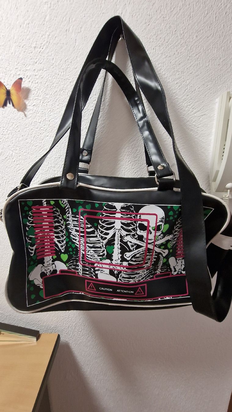 Taschen: Tasche mit Lautsprechern – Gebraucht aus Hottwil von Humanoidprincezz 1