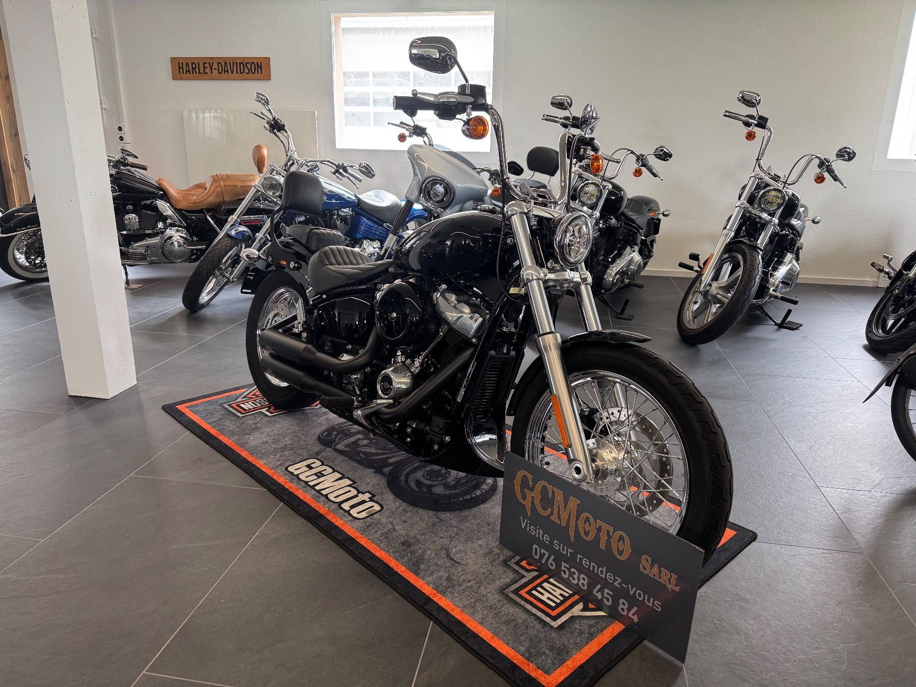 Harley-Davidson Chopper: Harley Davidson Softail Standard 107 LEASING POSSIB – Usato da Echallens venduto da HD90 3