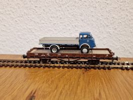 ÖBB Flachwagen mit Lastwagen beladen H0