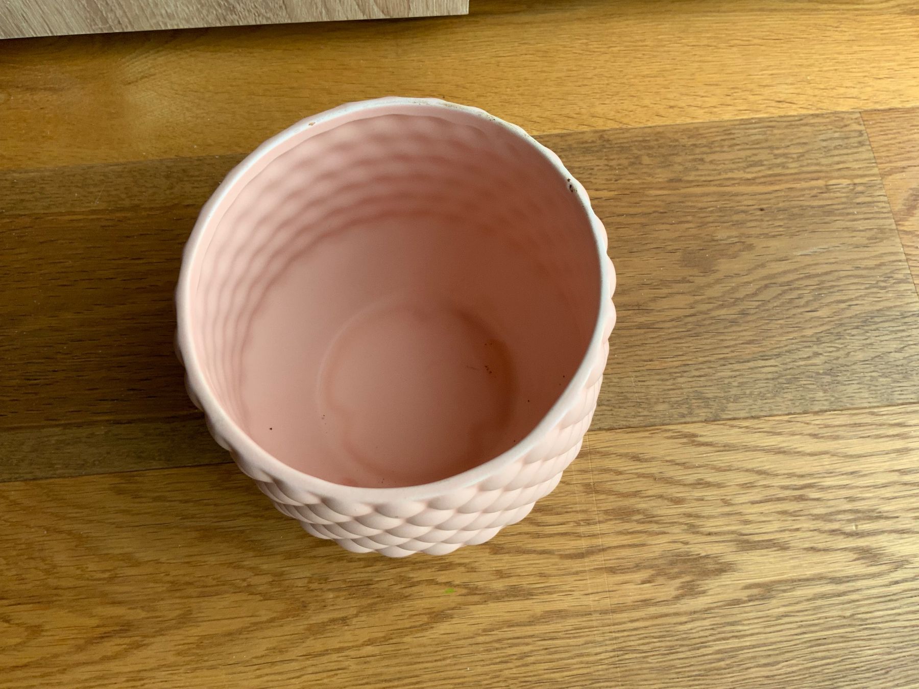 Vasi per fiori: Süesse rosa Übertopf mit Noppenmuster - Frühling! – Usato da Schübelbach venduto da S1CH 2