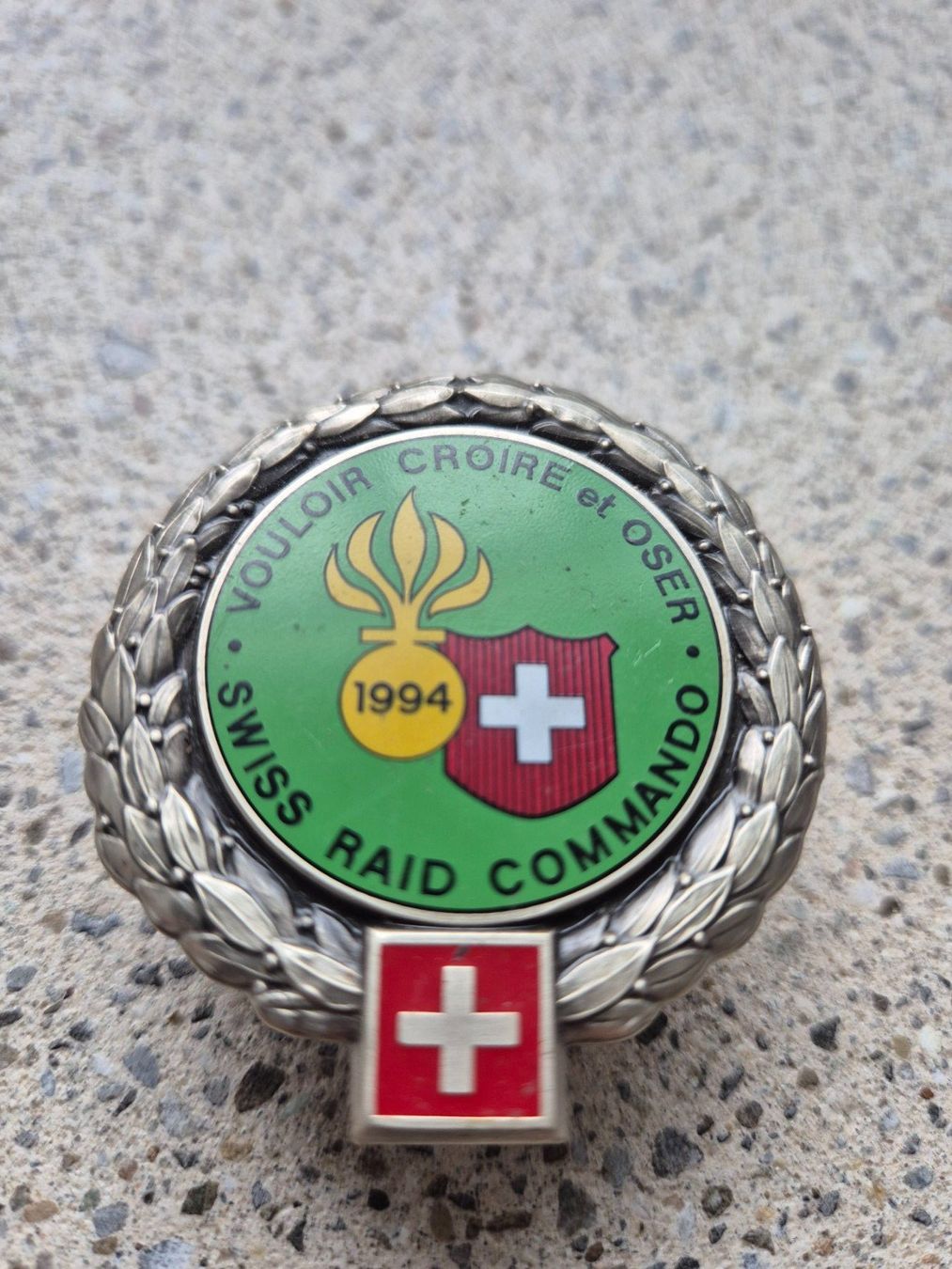 Schweizer Armee Placchette & Badge: *** Beretemblem Swiss Raid Commando 1994 RARE ***  – Nuovo (secondo la descrizione) da Riedholz venduto da fr_sIruP