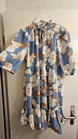 Damen Kleid blau weiss Blumenmuster