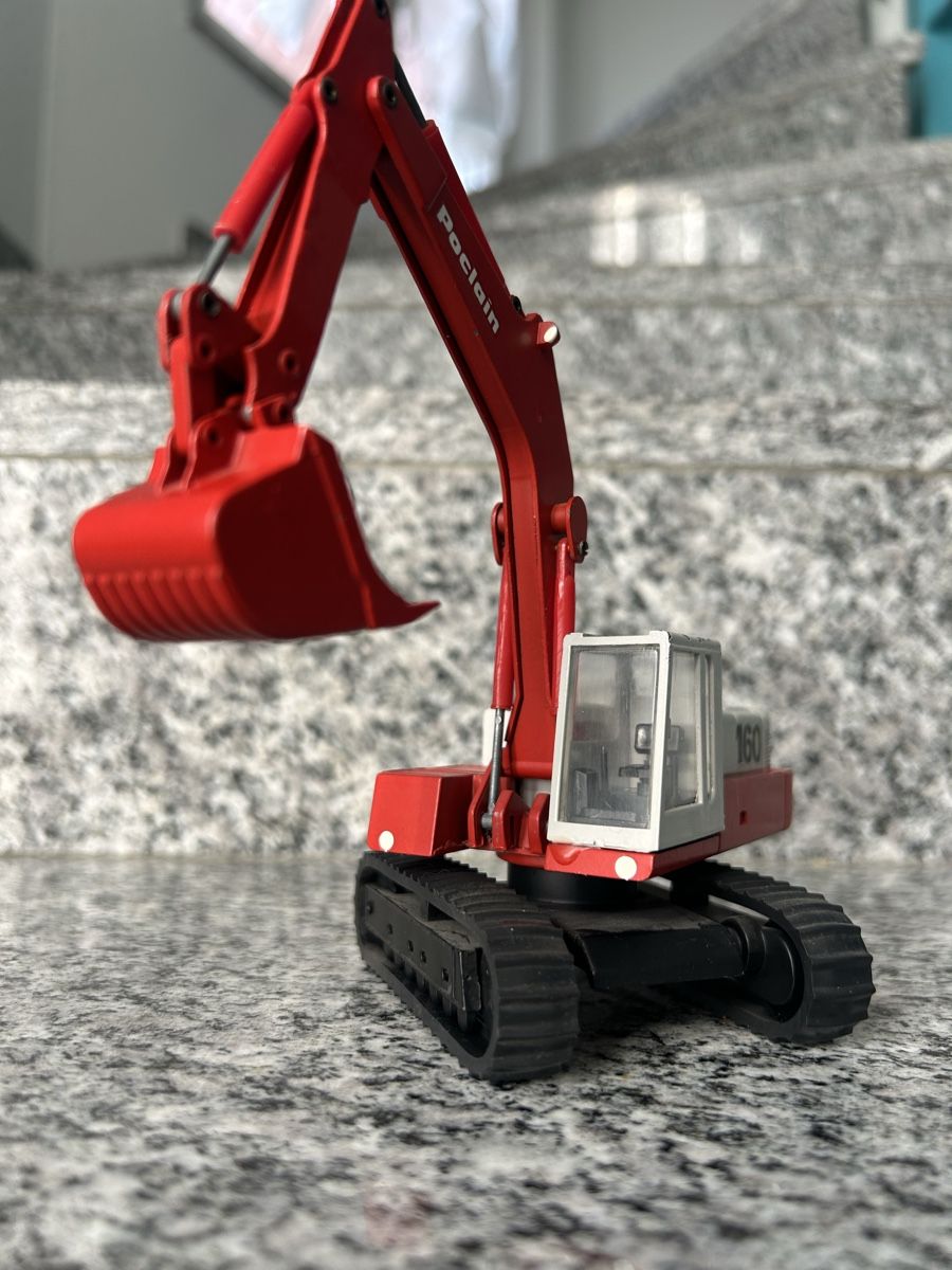 Conrad Kit di modellismo & Modellini statici: Poclain 160, 1:50 , Conrad – Usato da Horw venduto da Tigercat635 3