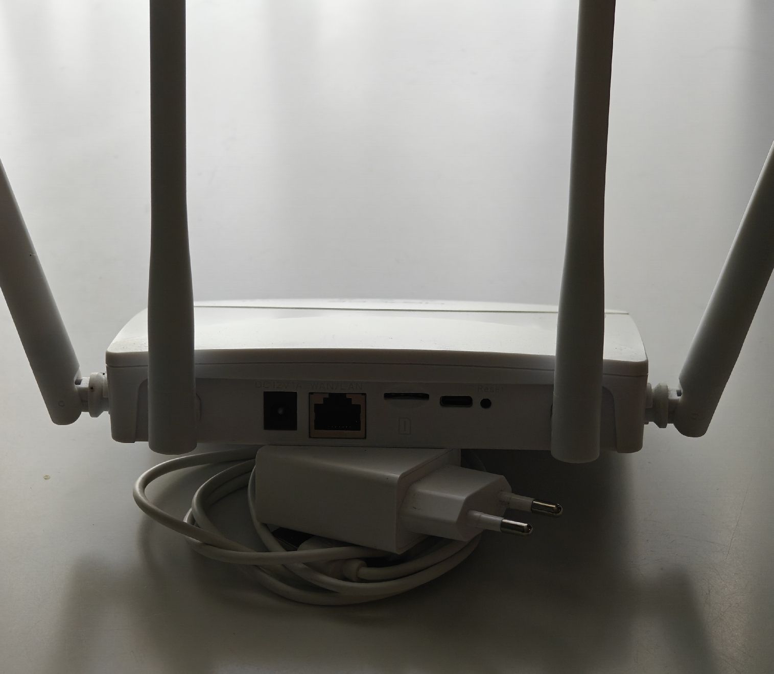 Modems & Routeurs: 4G-Router  – D'occasion à Zürich par wat_57t2 1