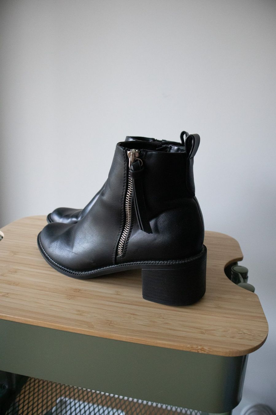 Scarpe da donna: Stiefeletten schwarz, Grösse 39 – Usato da Fislisbach venduto da AllyElgorb 2