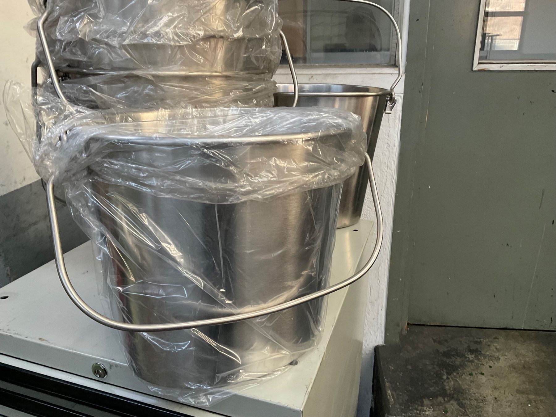 Autres articles pour la maison: EIMER/KÜBEL INOX – D'occasion à Altnau par Seemoewe
