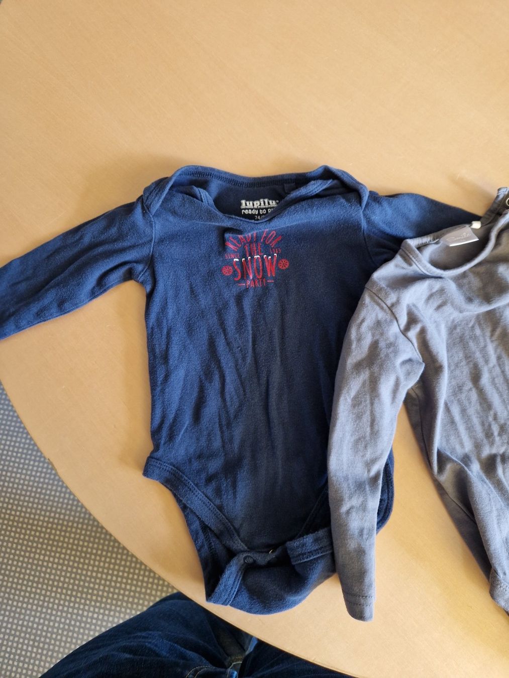 Falke Lotti & Set di vestiti: Lot de 3 bodys manches longues, taille 74 – Usato da Goumoens-la-Ville venduto da cfaIII 1