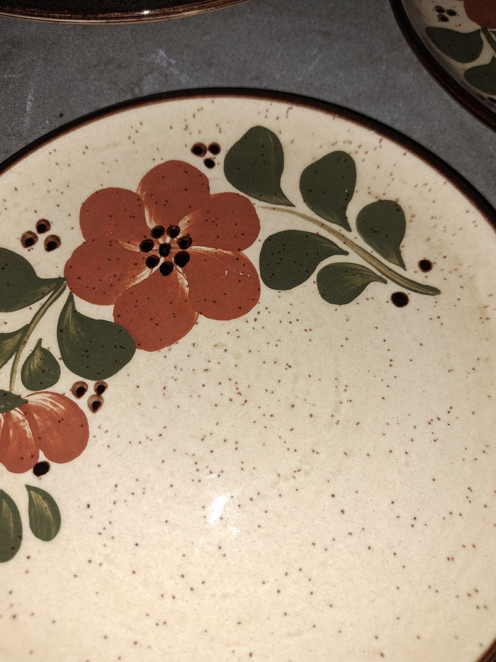 Geschirrsets: 6 Teller 1 Schale – Neu (gemäss Beschreibung) aus Kölliken von Upcycling-by-Mc-TAM 6
