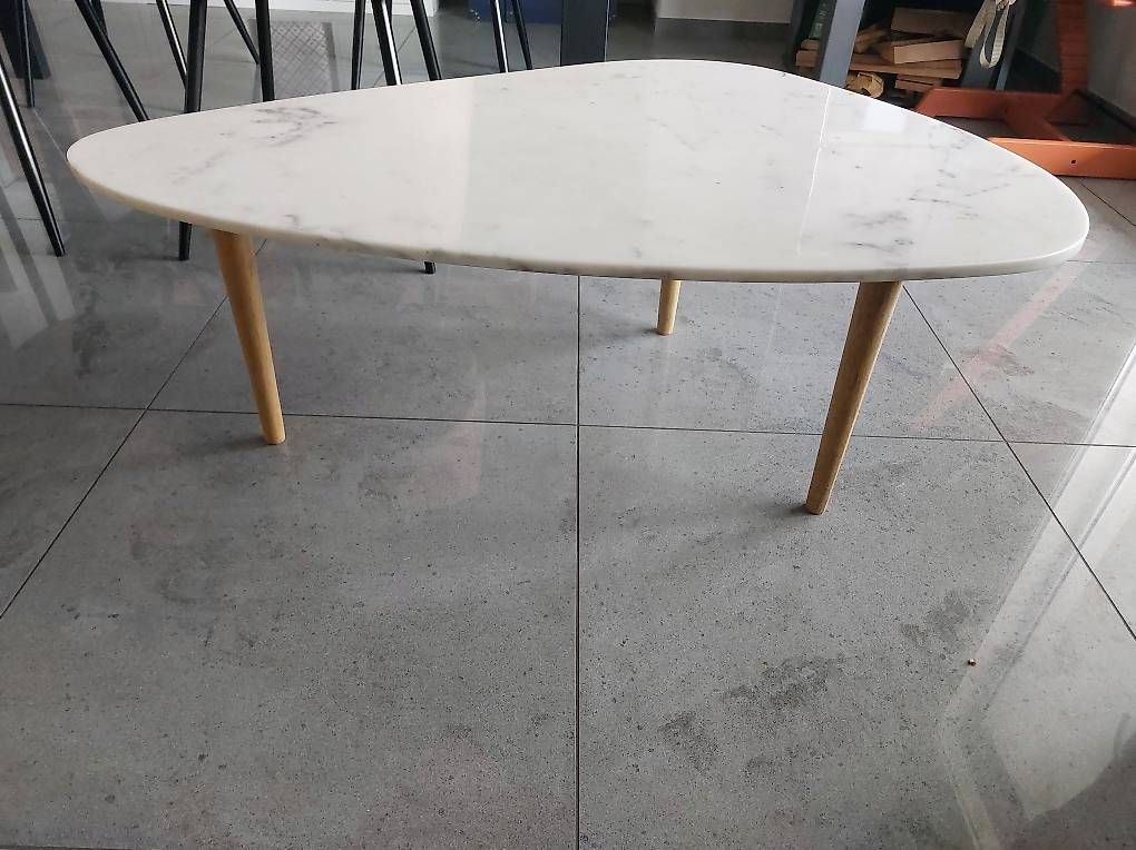 Tische: White marble coffee table – Gebraucht aus Baar von chr_cz2m 2