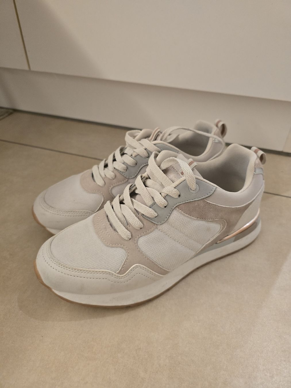 Scarpe da donna: Cooler Sneaker - Grösse 39 – Usato da Rickenbach b. Wil venduto da Kth_v8