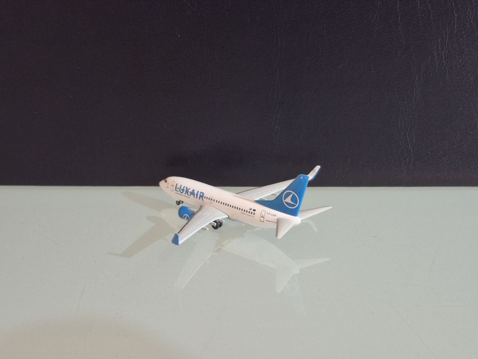Herpa Kit di modellismo & Modellini statici: Herpa Luxair 1:500 – Usato da Uetendorf venduto da myhome12 1